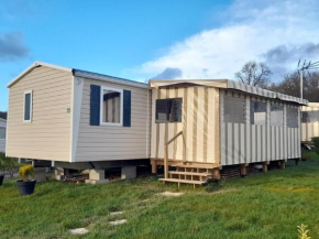 Bungalow de 2 chambres avec piscine partagee et jardin amenage a Litteau